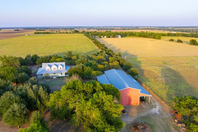 $1,425,000 | 1610 County Road 463, Coupland, TX 78615