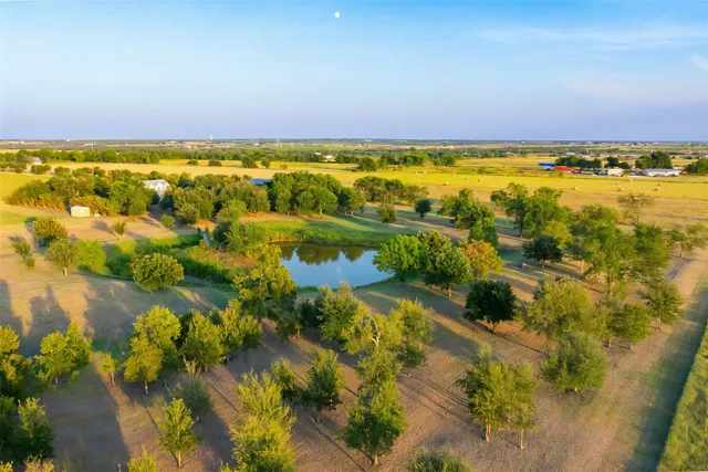$1,425,000 | 1610 County Road 463, Coupland, TX 78615