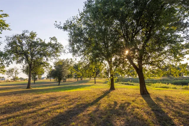 $1,425,000 | 1610 County Road 463, Coupland, TX 78615