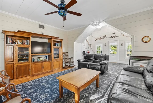 $1,425,000 | 1610 County Road 463, Coupland, TX 78615