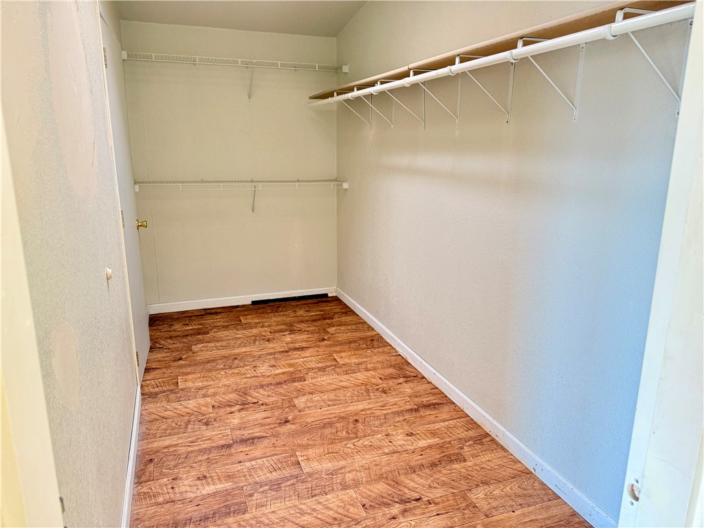 5495 Destiny Way Golden Valley, AZ 86413 - Photo 17 of 48 a view of a room