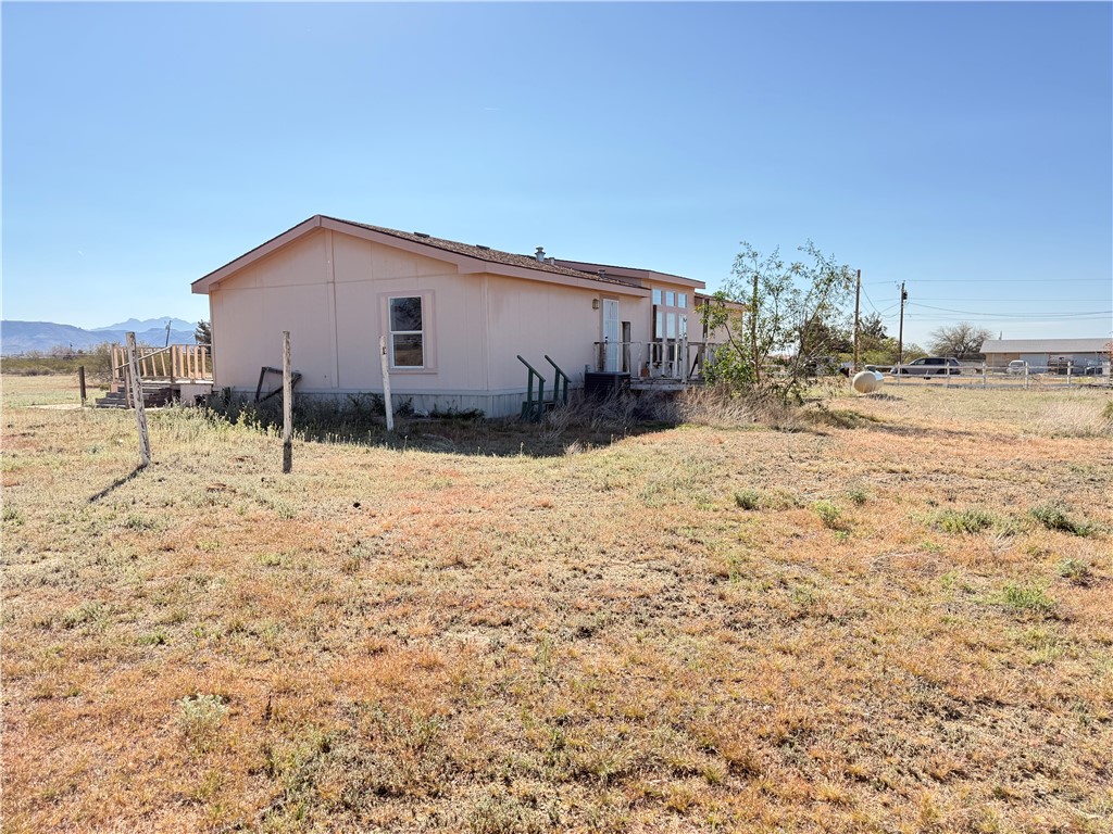 5495 Destiny Way Golden Valley, AZ 86413 - Photo 39 of 48 a backyard of a house