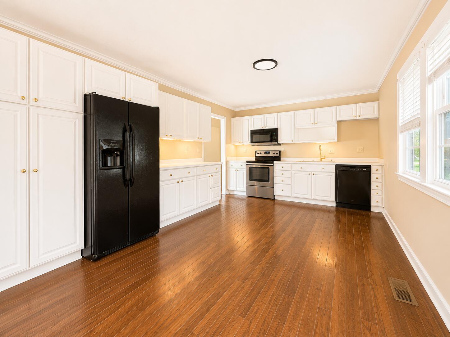 1075 Sullivan Street Turbeville, SC 29162 - Photo 7 of 21