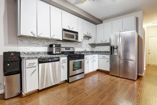 $285,000 | 18423 Stone Creek Drive, Hazel Crest, IL 60429