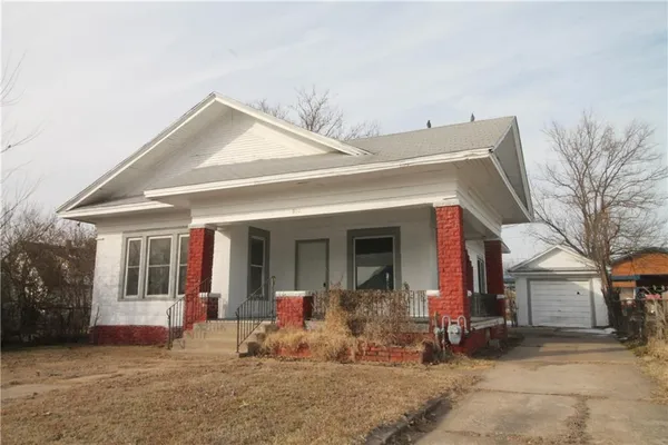$48,000 | 910 West 9th Street, Coffeyville, KS 67337