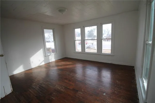 $48,000 | 910 West 9th Street, Coffeyville, KS 67337