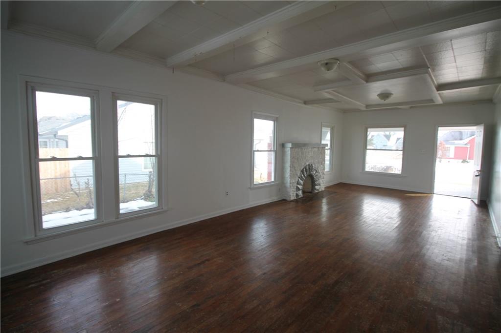 910 West 9th Street Coffeyville, KS 67337 - Photo 3 of 15