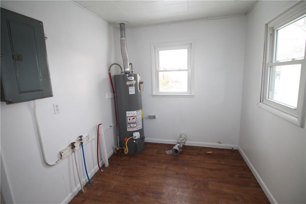 910 West 9th Street Coffeyville, KS 67337 - Photo 6 of 15