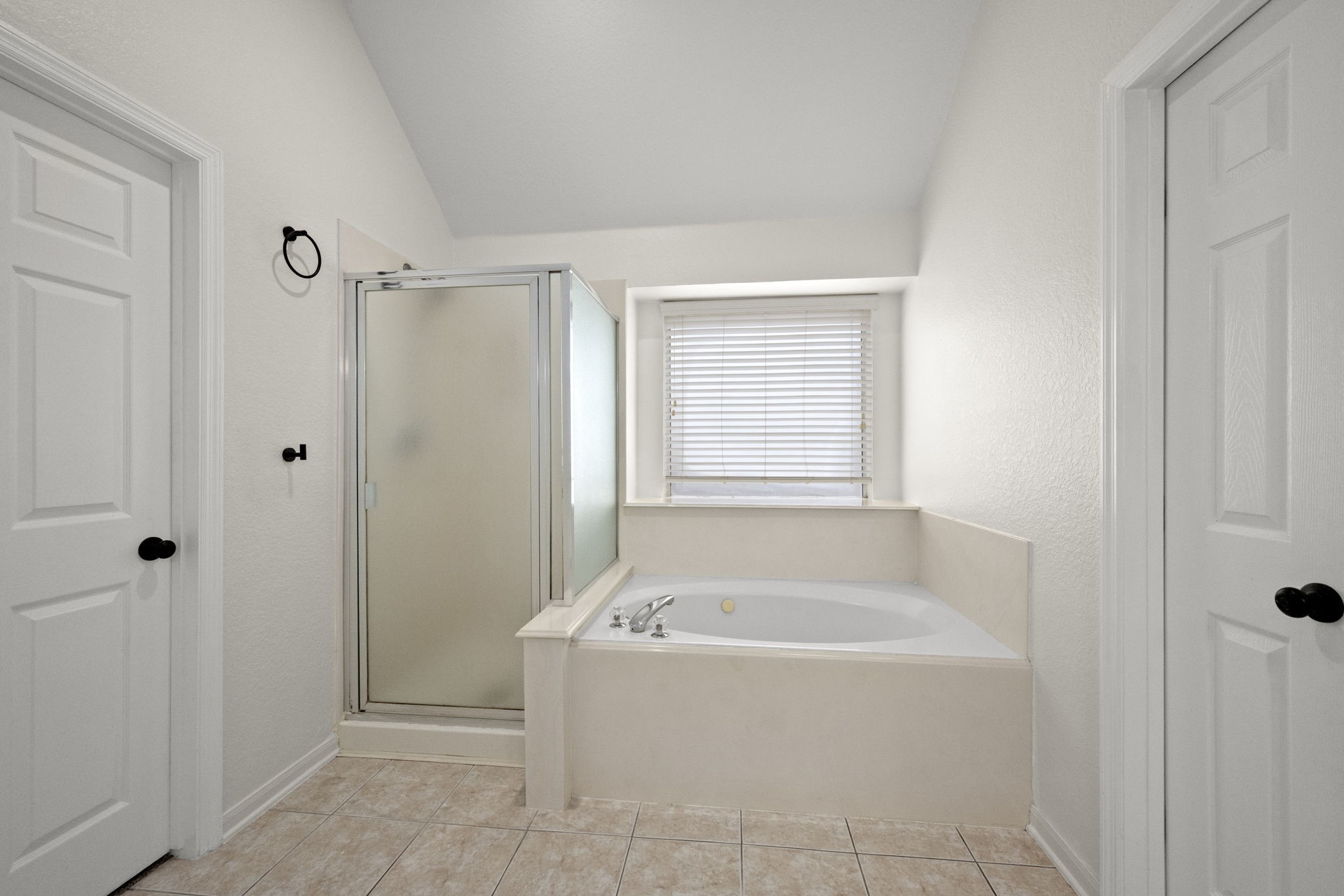 34 South Rambling Ridge Place Conroe, TX 77385 - Photo 17 of 28 Gallery Image 17