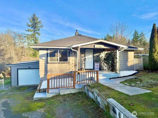 $3,200 | 1149 Sherman Avenue, Port Orchard, WA 98366