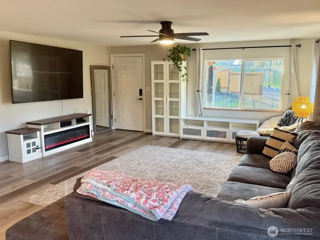 $3,200 | 1149 Sherman Avenue, Port Orchard, WA 98366