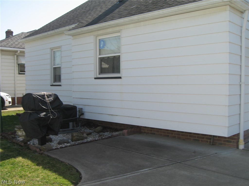 9505 Alexander Road Garfield Heights, OH 44125 - Photo 3 of 27 Gallery Image 3
