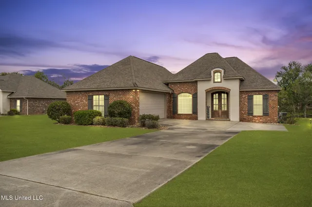 $299,900 | 152 Sunline Drive, Petal, MS 39465