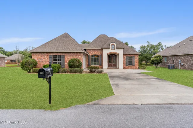 $299,900 | 152 Sunline Drive, Petal, MS 39465