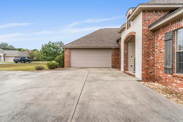 $299,900 | 152 Sunline Drive, Petal, MS 39465