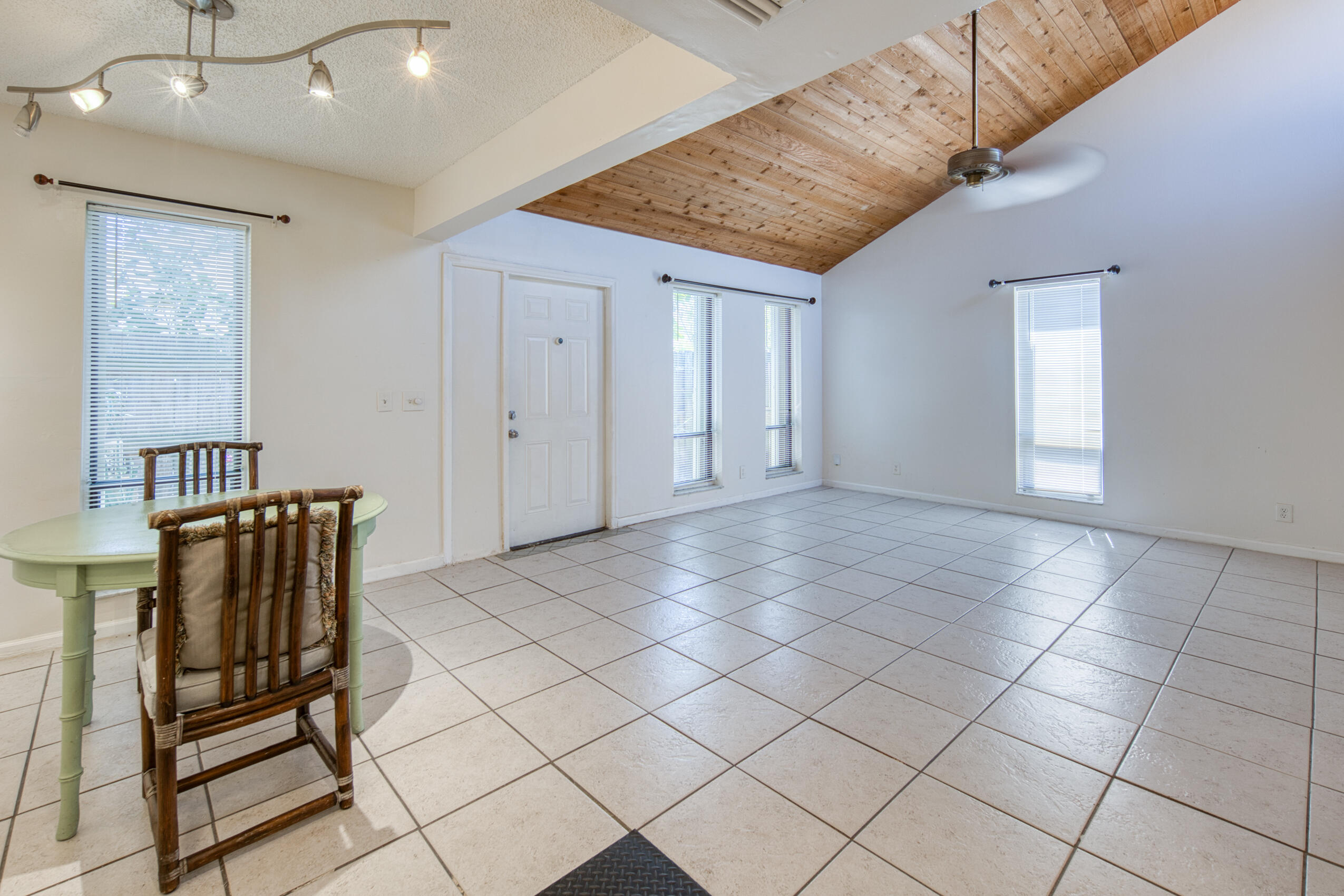 809 North Federal Highway, Unit 3 Lake Worth Beach, FL 33460 - Photo 14 of 31 an empty room with windows