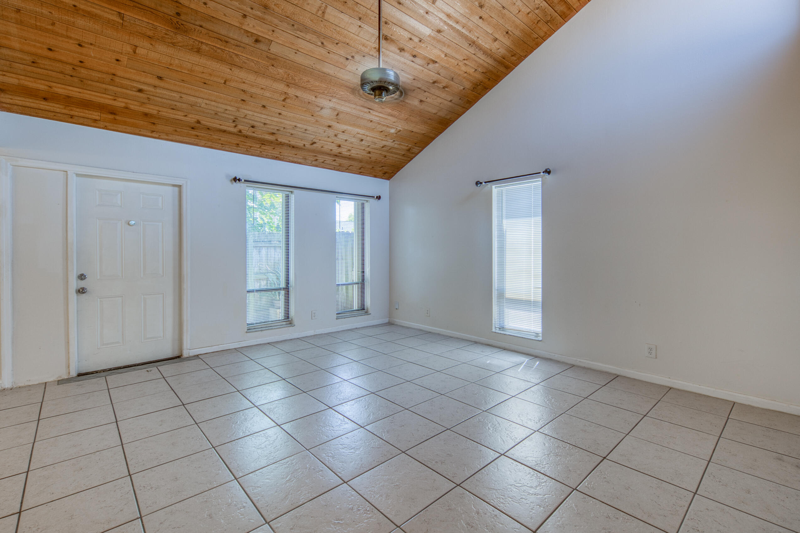 809 North Federal Highway, Unit 3 Lake Worth Beach, FL 33460 - Photo 2 of 31 a view of an empty room