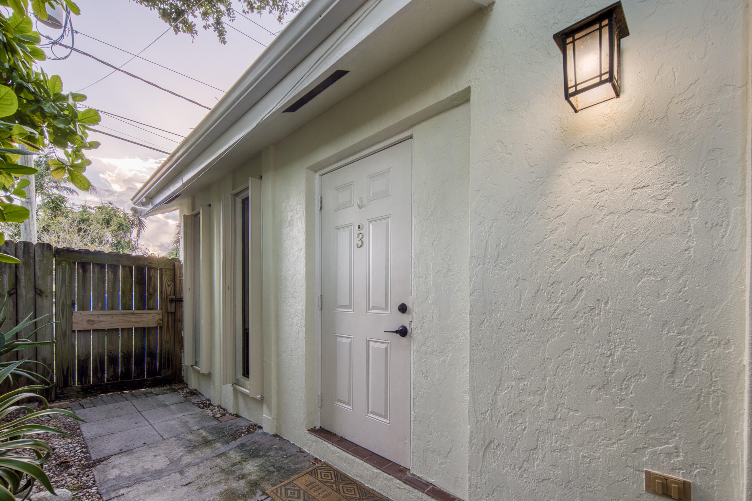 809 North Federal Highway, Unit 3 Lake Worth Beach, FL 33460 - Photo 4 of 31 a view of front door