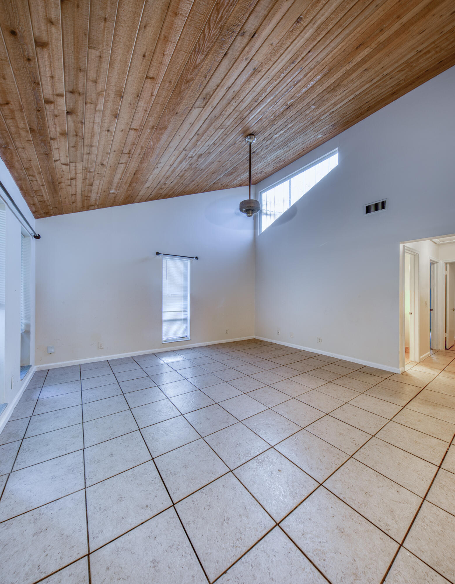 809 North Federal Highway, Unit 3 Lake Worth Beach, FL 33460 - Photo 7 of 31 a view of an empty room