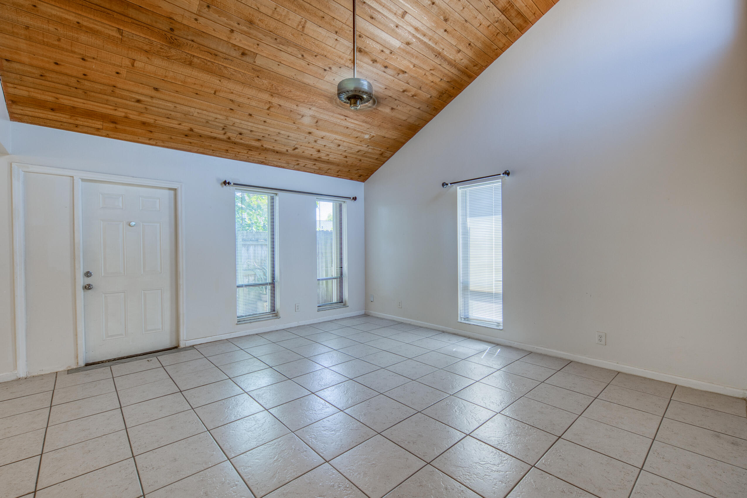 809 North Federal Highway, Unit 3 Lake Worth Beach, FL 33460 - Photo 9 of 31 a view of an empty room