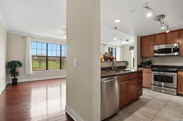 $2,000 | 7342 Oak Manor, Unit 4210, San Antonio, TX 78229