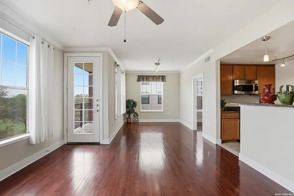 $2,000 | 7342 Oak Manor, Unit 4210, San Antonio, TX 78229
