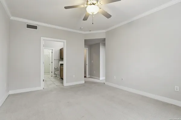 $2,000 | 7342 Oak Manor, Unit 4210, San Antonio, TX 78229