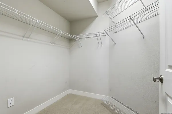 $2,000 | 7342 Oak Manor, Unit 4210, San Antonio, TX 78229