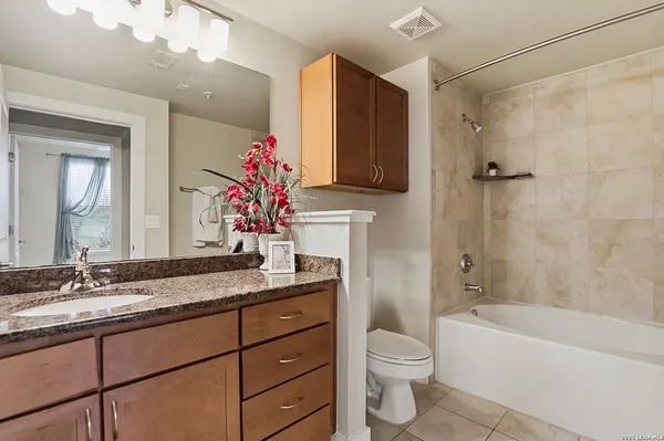 $2,000 | 7342 Oak Manor, Unit 4210, San Antonio, TX 78229