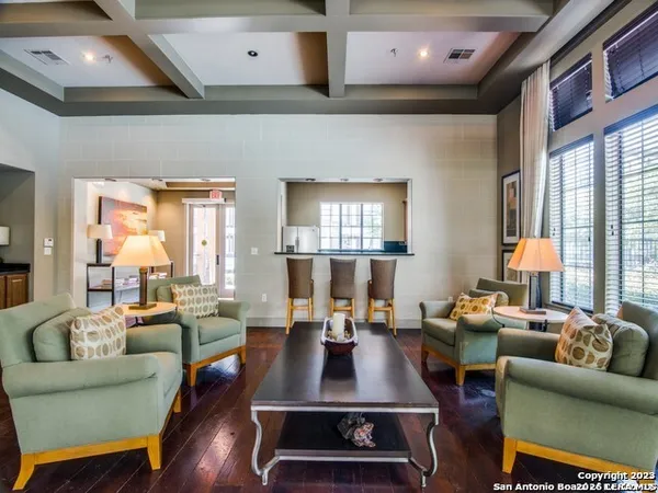 $2,000 | 7342 Oak Manor, Unit 4210, San Antonio, TX 78229