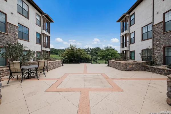 $2,000 | 7342 Oak Manor, Unit 4210, San Antonio, TX 78229