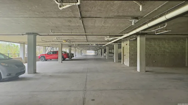 $2,000 | 7342 Oak Manor, Unit 4210, San Antonio, TX 78229