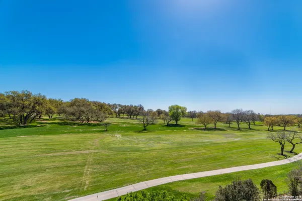 $2,000 | 7342 Oak Manor, Unit 4210, San Antonio, TX 78229