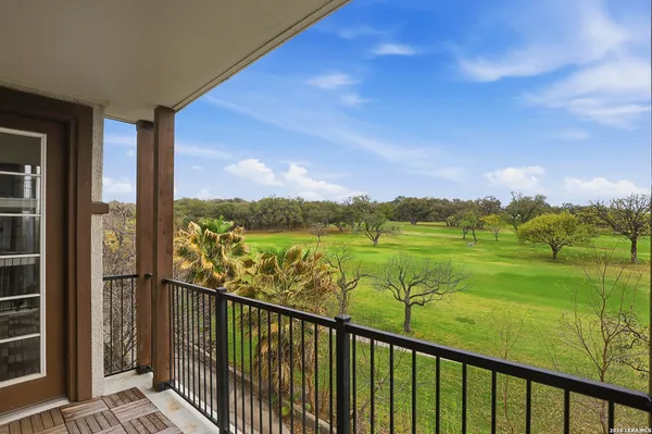 $2,000 | 7342 Oak Manor, Unit 4210, San Antonio, TX 78229