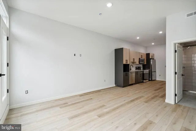 $2,250 | 1112-16 East Berks Street, Unit 102, Philadelphia, PA 19125