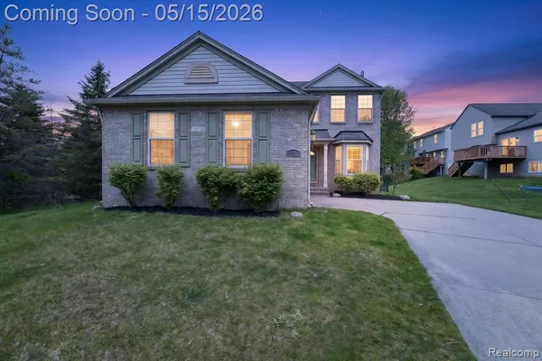 $375,000 | 809 Canyon Creek Drive, Holly, MI 48442