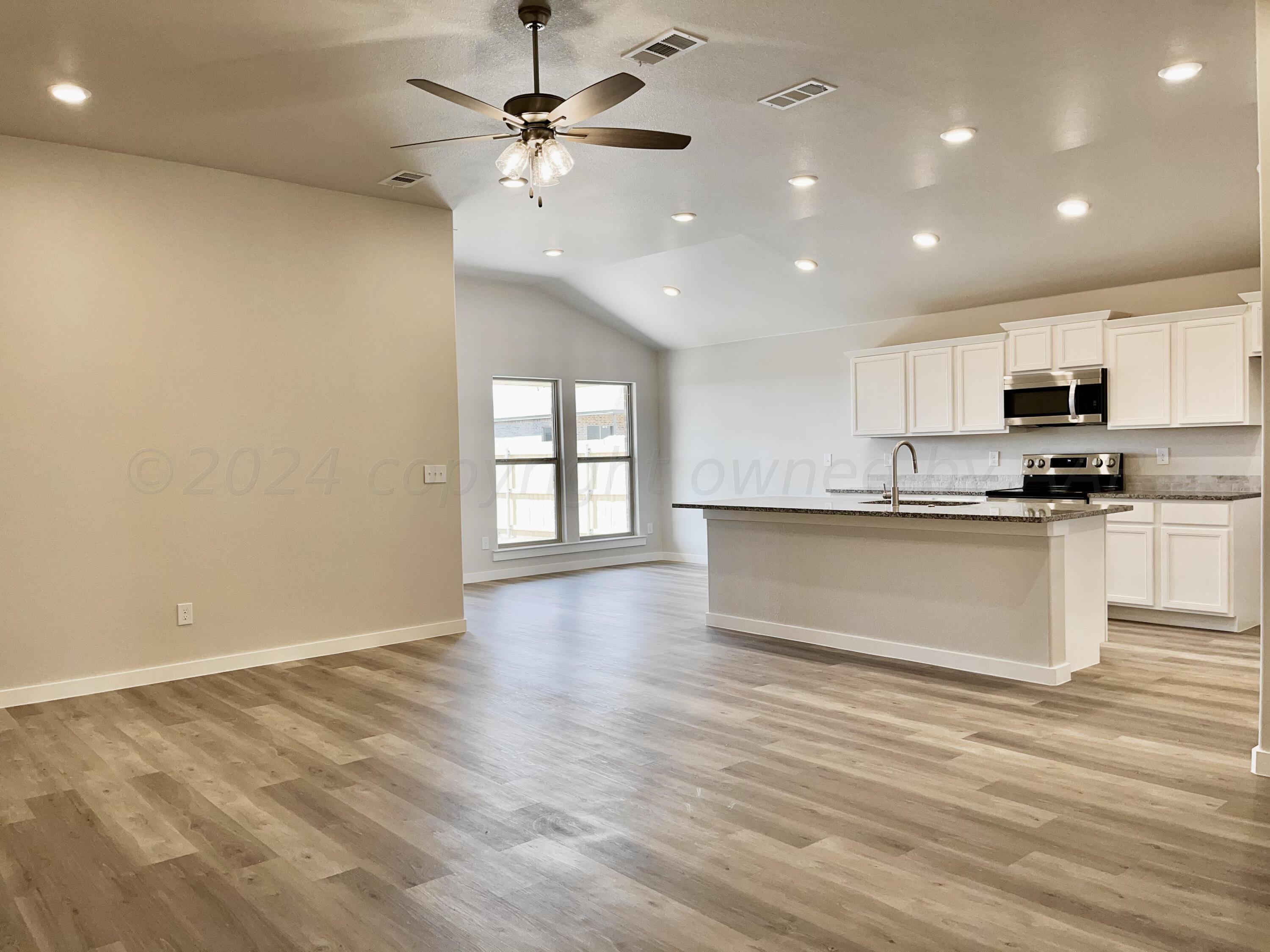 7516 John Thomas Street Amarillo, TX 79119 - Photo 3 of 17 Kitch Liv