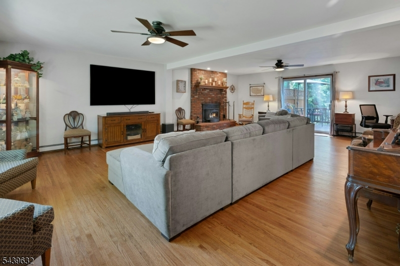 20 Lark Lane Oak Ridge, NJ 07438 - Photo 9 of 47