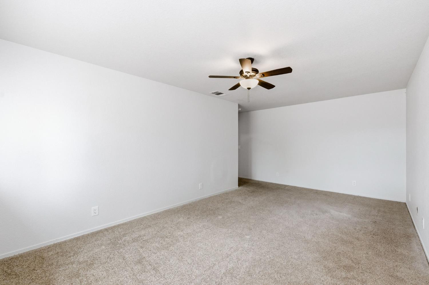 4205 Ralph Lane North Fresno, CA 93727 - Photo 30 of 59