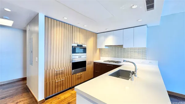 $6,800 | 1555 Kapiolani Boulevard, Unit 2008, Honolulu, HI 96814