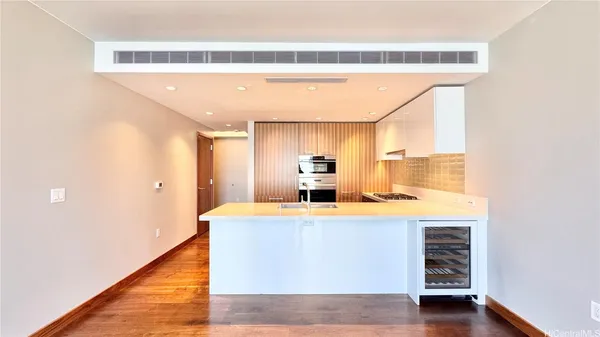 $6,800 | 1555 Kapiolani Boulevard, Unit 2008, Honolulu, HI 96814