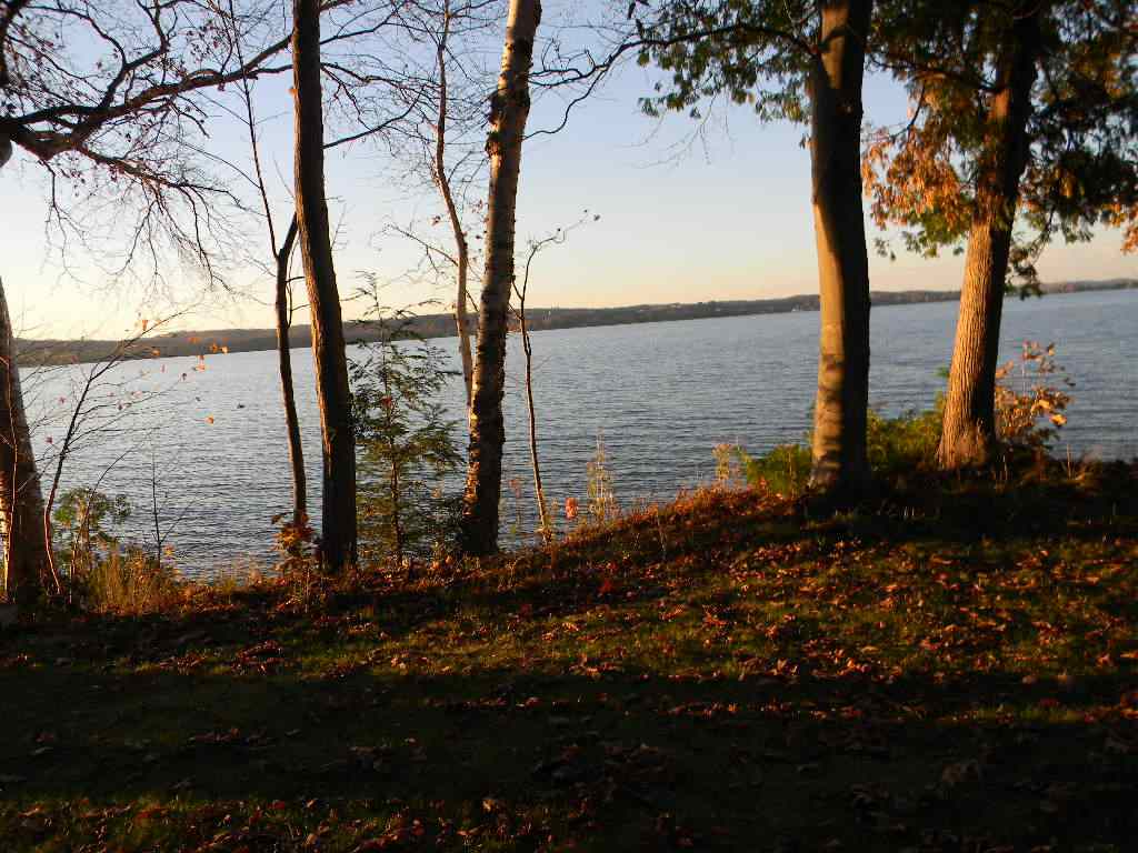 8210 South Lakeview Road Traverse City, MI 49684 - Photo 7 of 55 1817773-6.JPG