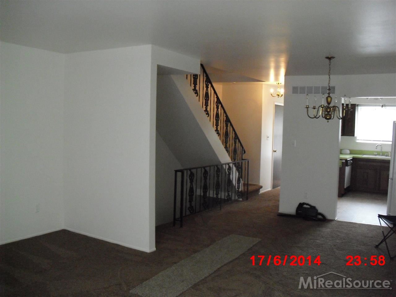 27431 Hoover Road, Unit 28 Warren, MI 48093 - Photo 7 of 28 31198618-6.JPG
