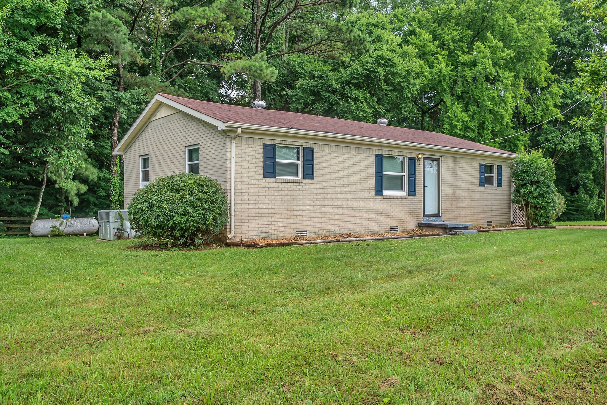 2255 Rose Hill Road Pulaski, TN 38478 - Photo 3 of 33