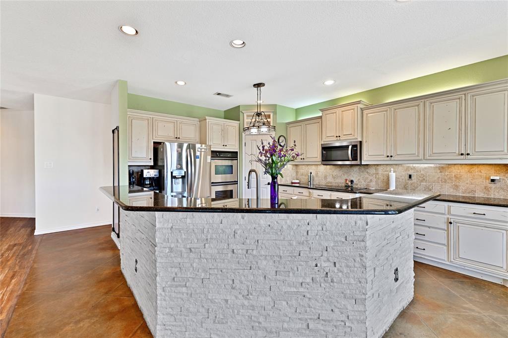 4031 Burleson Retta Road Burleson, TX 76028 - Photo 17 of 40