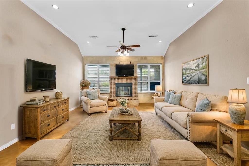 4031 Burleson Retta Road Burleson, TX 76028 - Photo 5 of 40 virtual staging