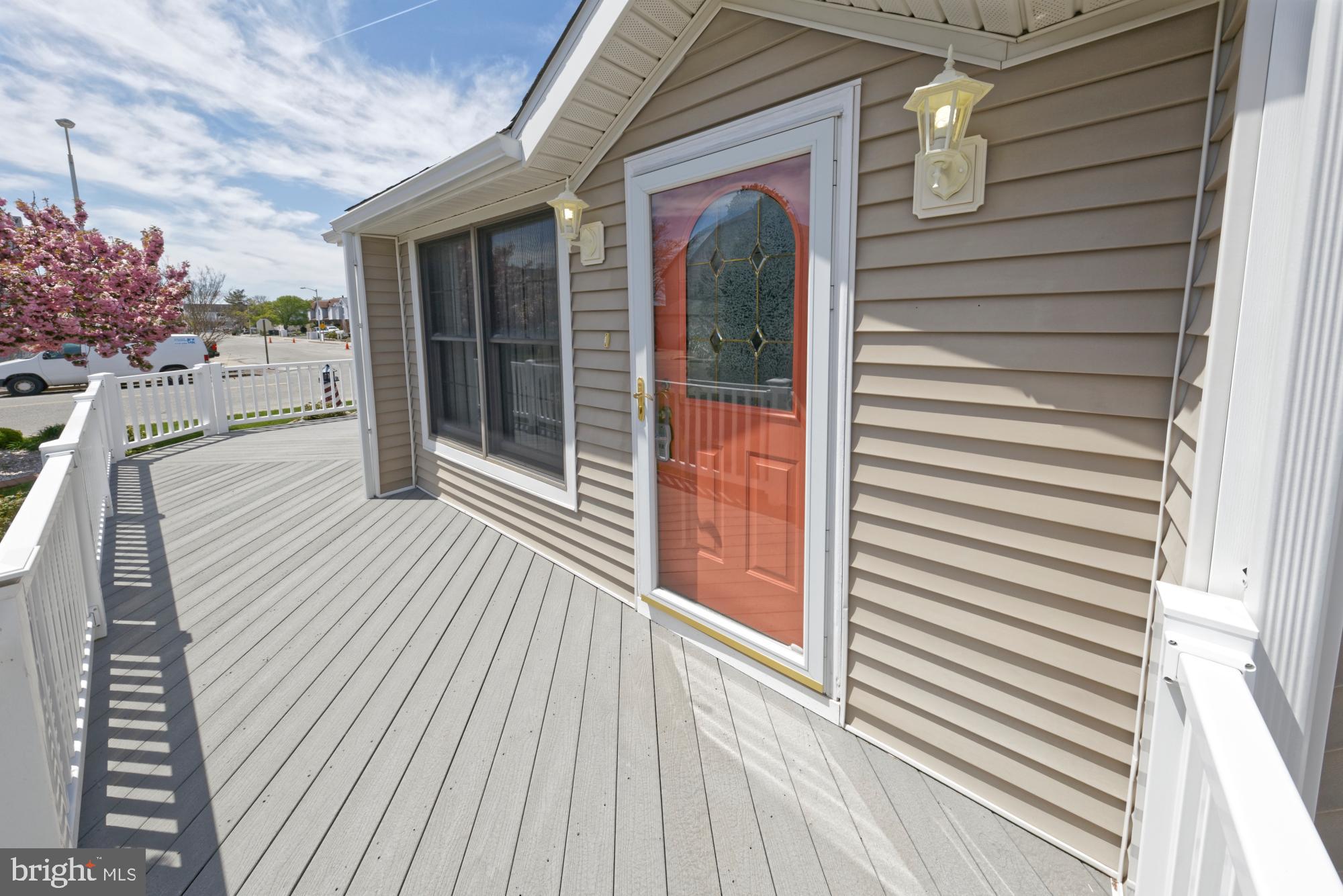 500 South Surf Road Ocean City, MD 21842 - Photo 22 of 27 Entry deck view