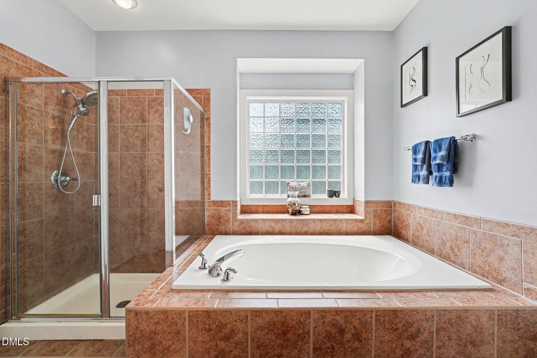 3005 Grandview Heights Lane Raleigh, NC 27614 - Photo 28 of 53 Primary Bath