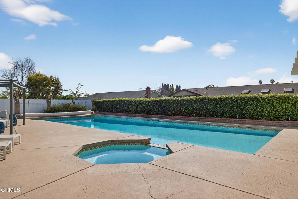 10696 Loma Vista Road Ventura, CA 93004 - Photo 7 of 39