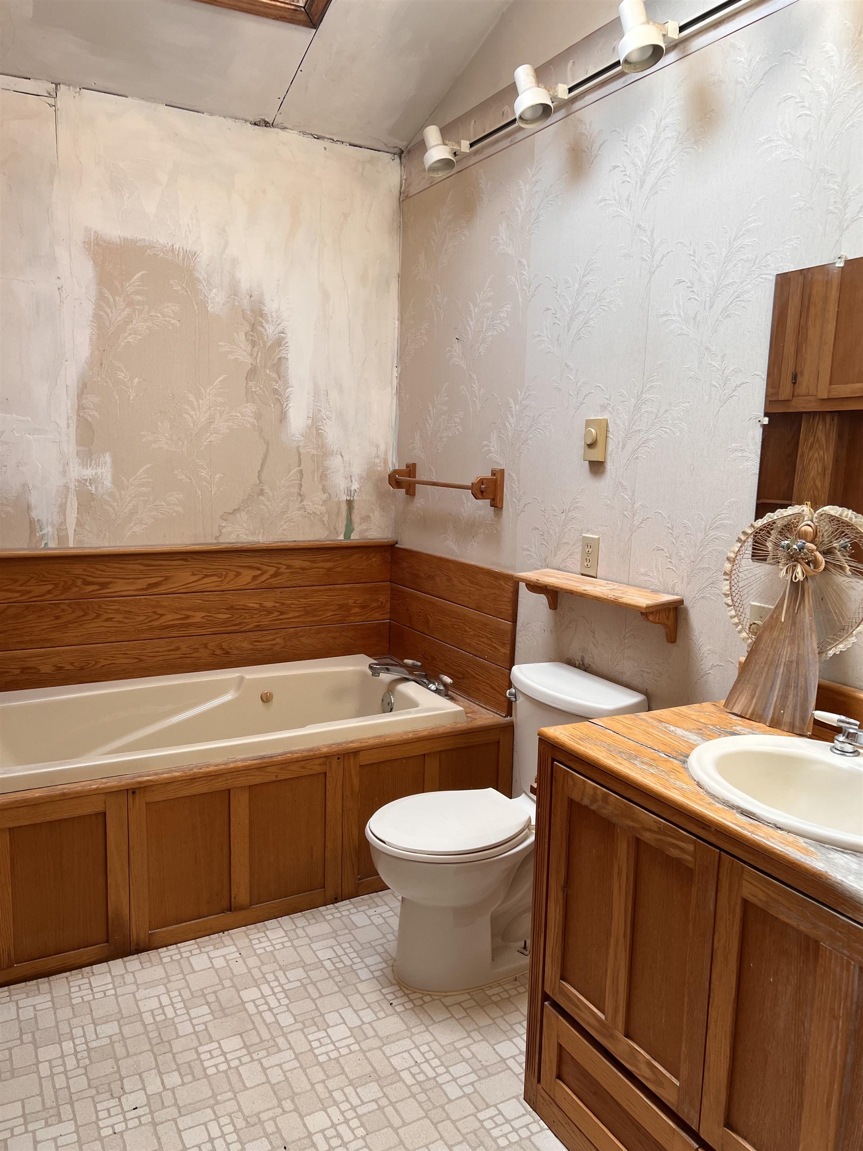 2190 South Coleman Road Shepherd, MI 48883 - Photo 3 of 5